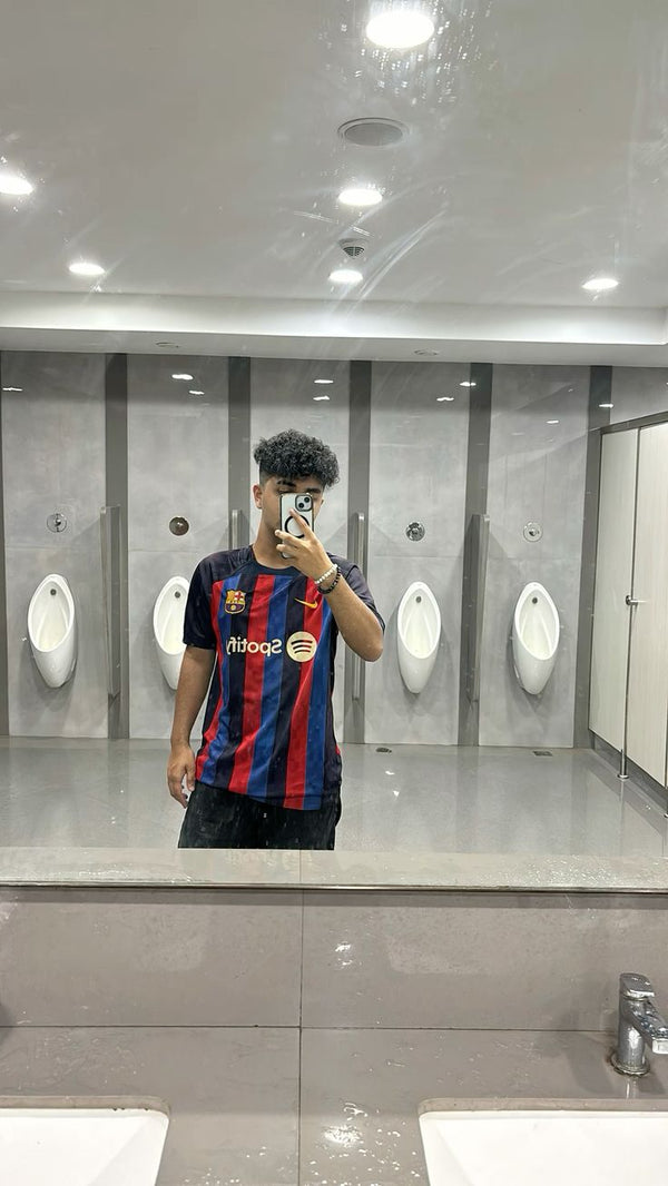 Luis, 19